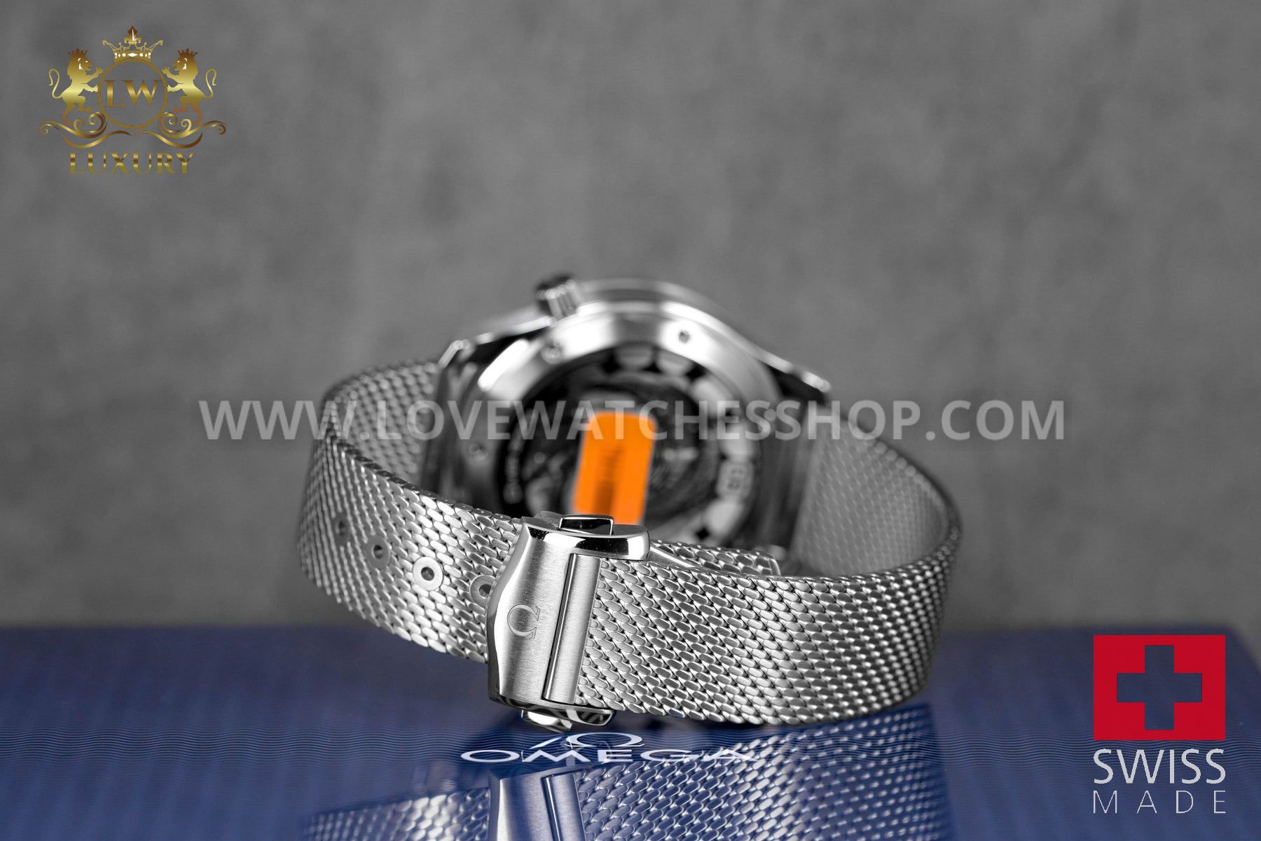 SEAMASTER DIVER 300M 'JAMES BOND 60TH ANNIVERSARY' 42mm - Image 5