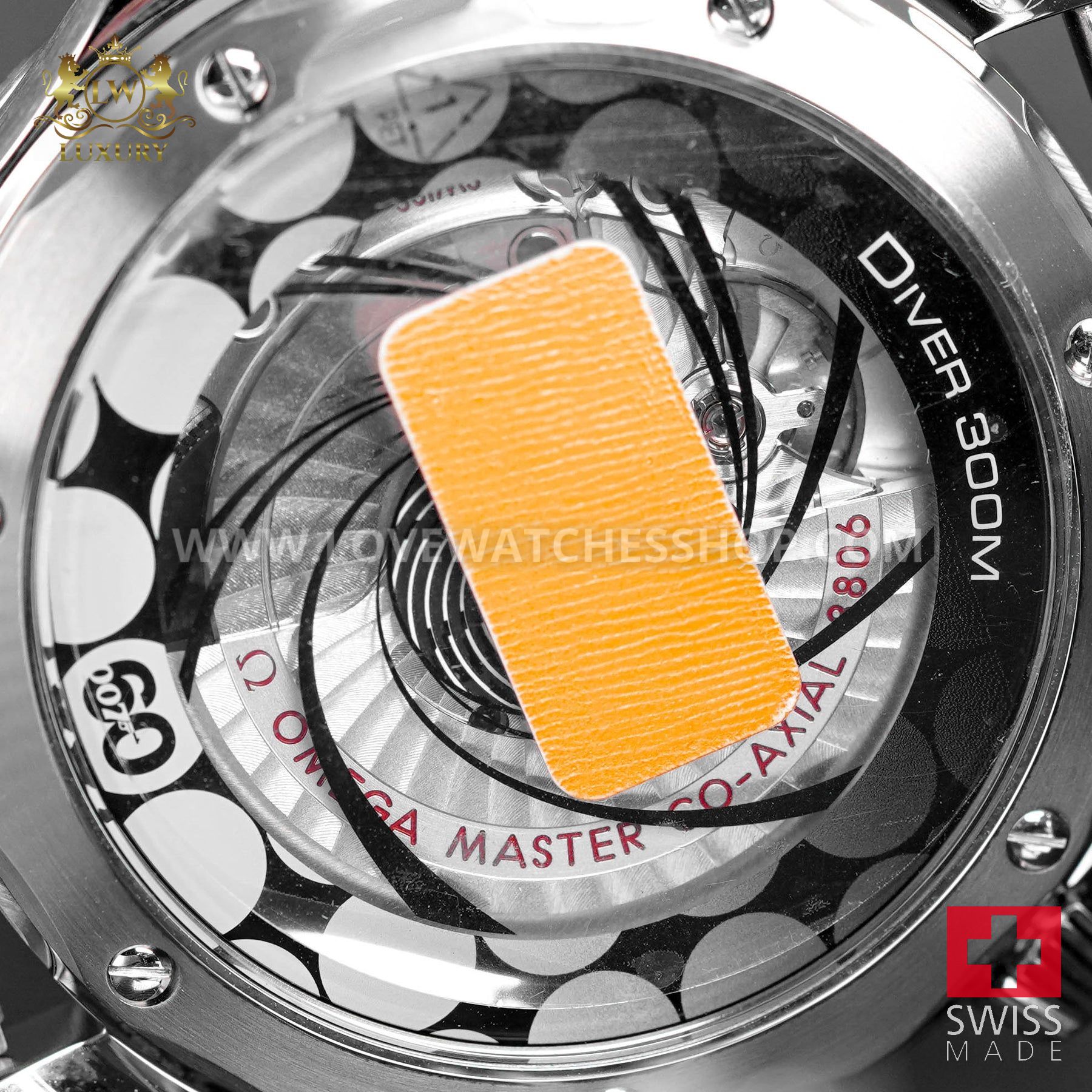 SEAMASTER DIVER 300M 'JAMES BOND 60TH ANNIVERSARY' 42mm - Image 6